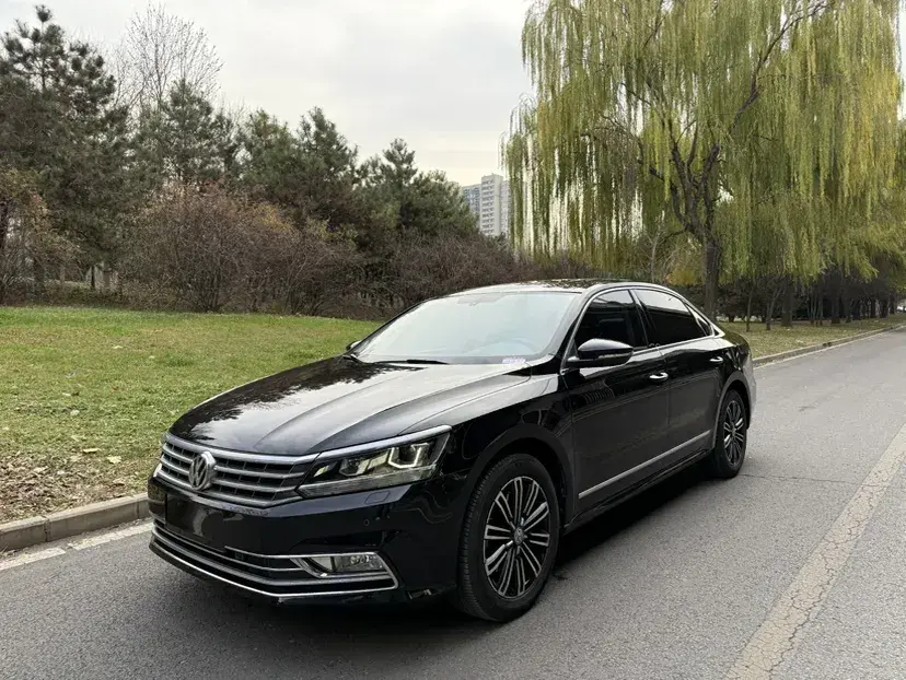 2017 Volkswagen Passat 1.8T 180HP L4 7DCT