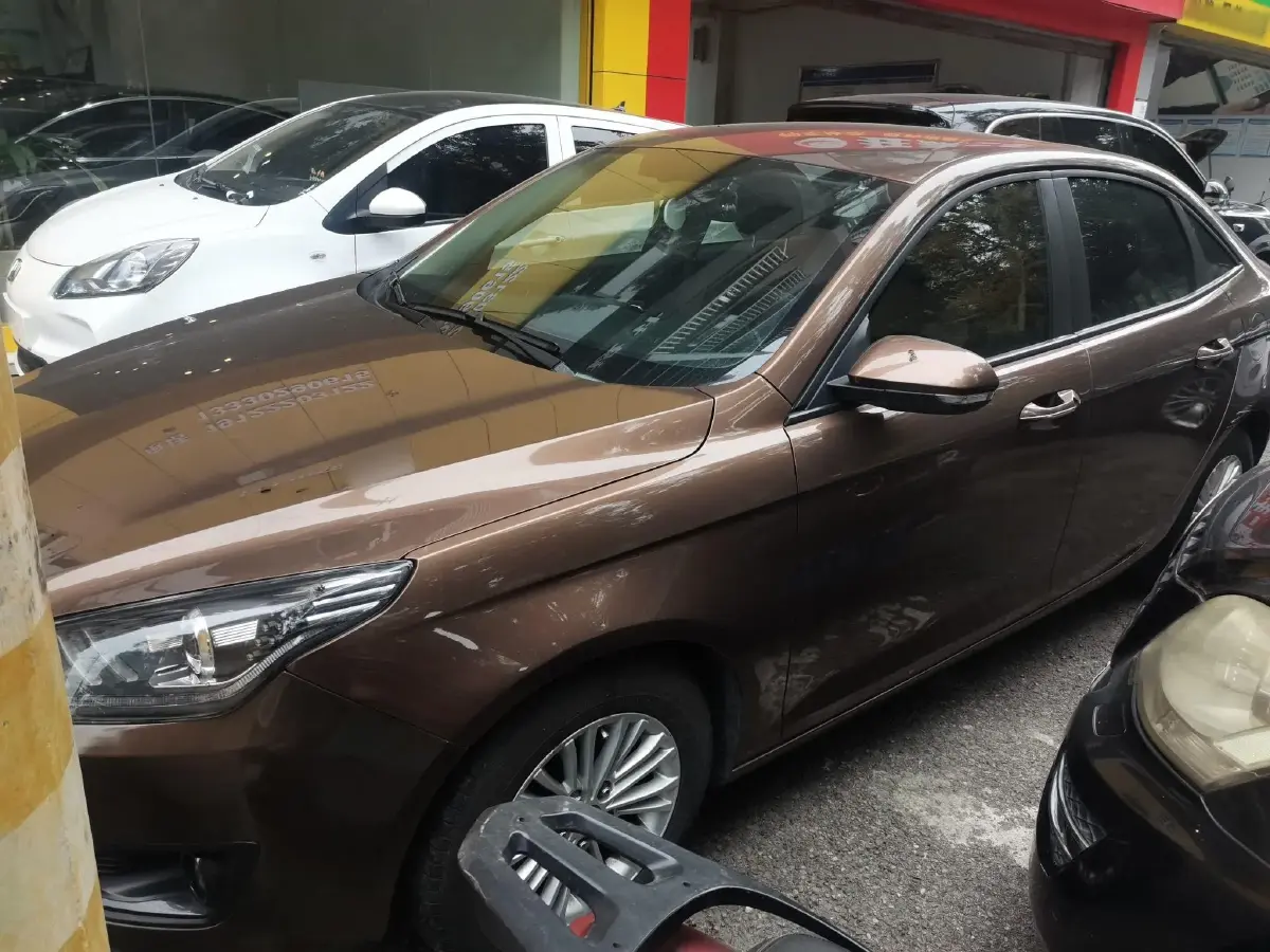 2015 Ford Escort 1.5L 113HP L4 6AT