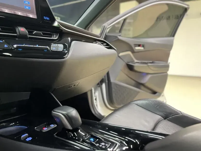 2020 Toyota C-HR EV BEV 54.3KWH,autocango,china used car exporter,china ev exporter,chinese used car exporter,chinese used ev exporter