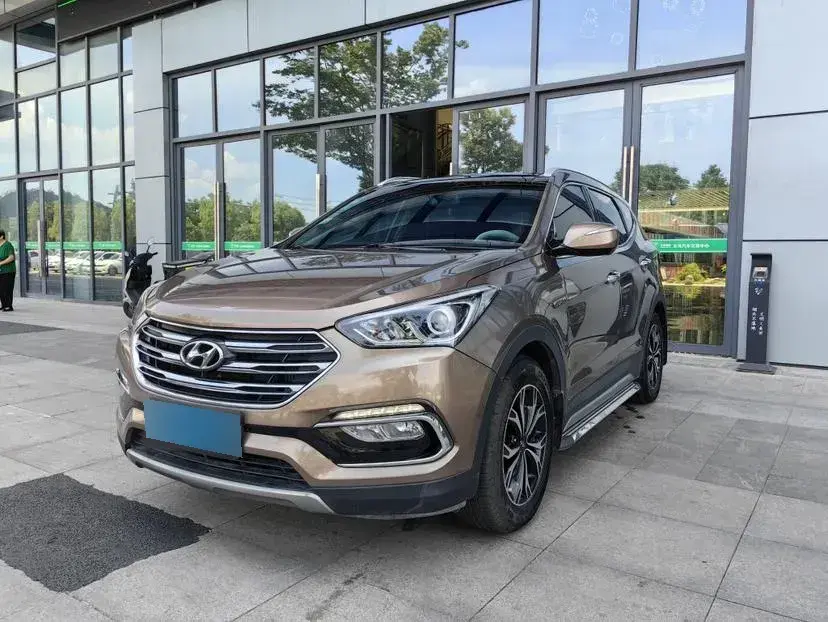 2017 Hyundai Santafe 2.0T 245HP L4 6AT