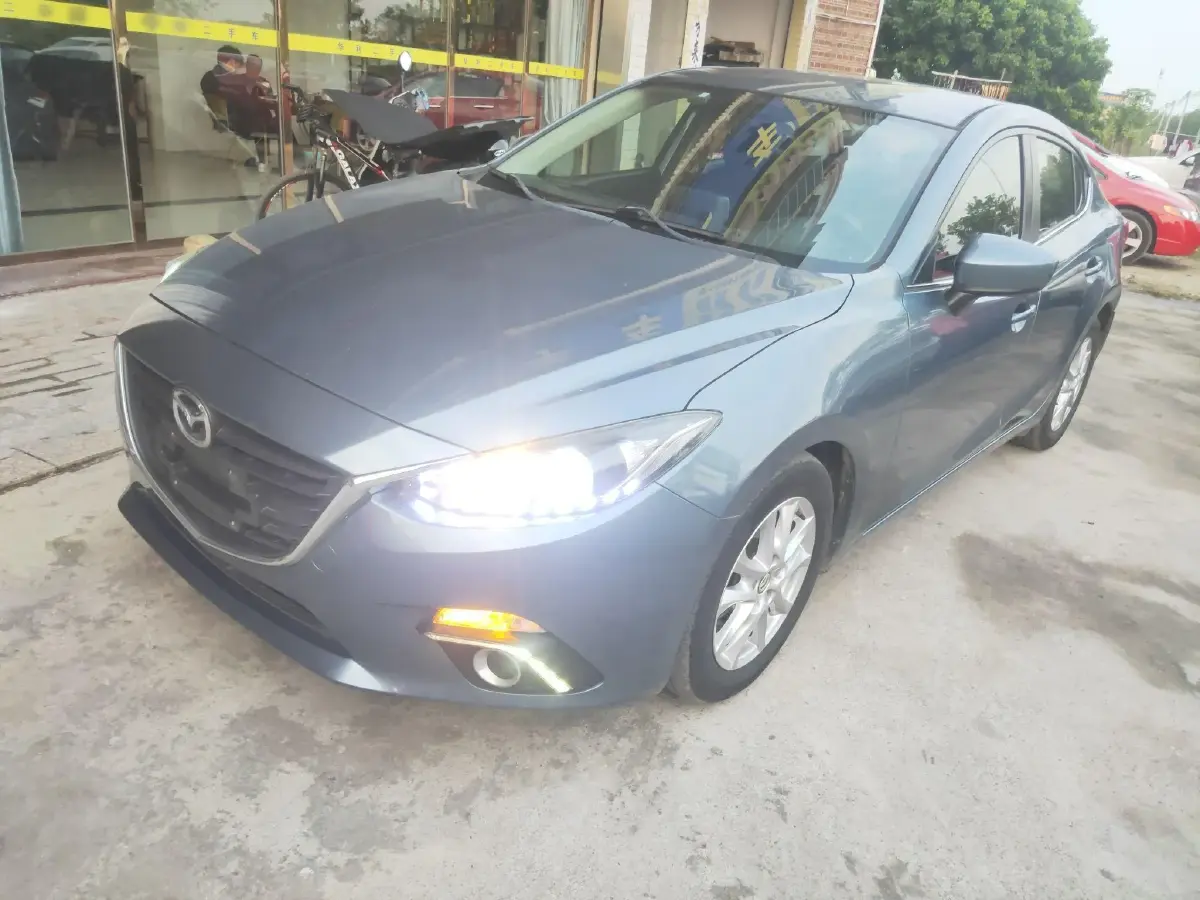 2014 Mazda 3 Axela 1.5L 117HP L4 6MT