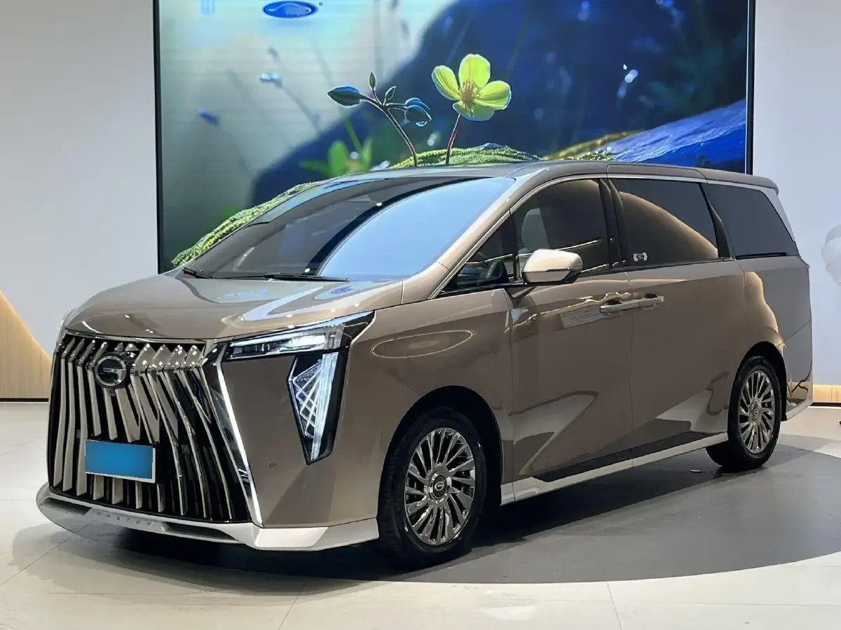 2023 GAC Trumpchi M8 2.0T 190HP L4 E-CVT Hybrid