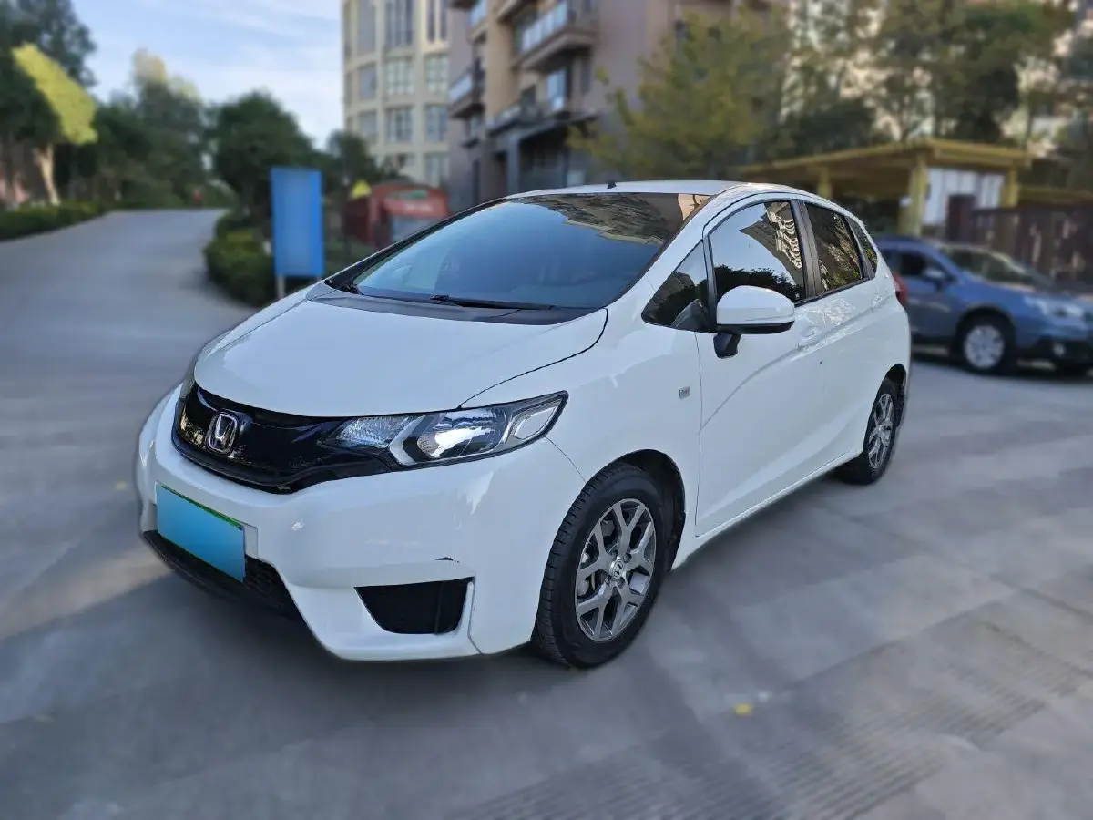 2014 Honda Fit 1.5L 131HP L4 CVT