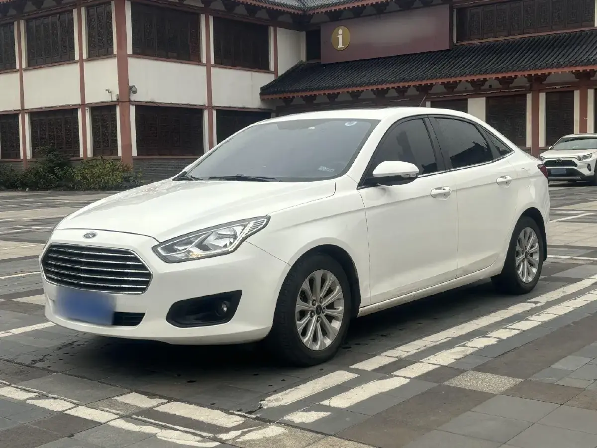 2017 Ford Escort 1.5L 113HP L4 6AT