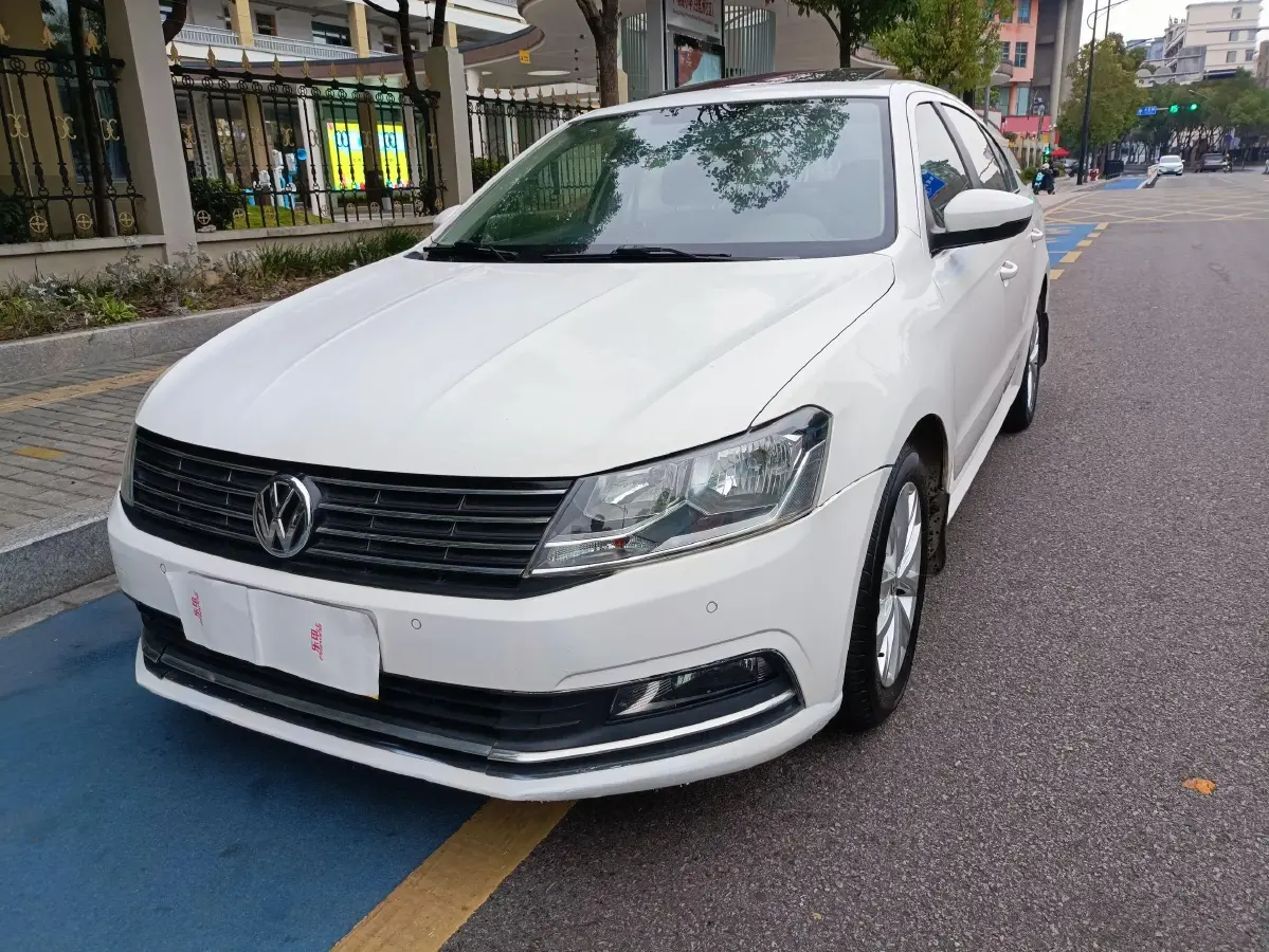 2015 Volkswagen Lavida 1.6L 110HP L4 6AT