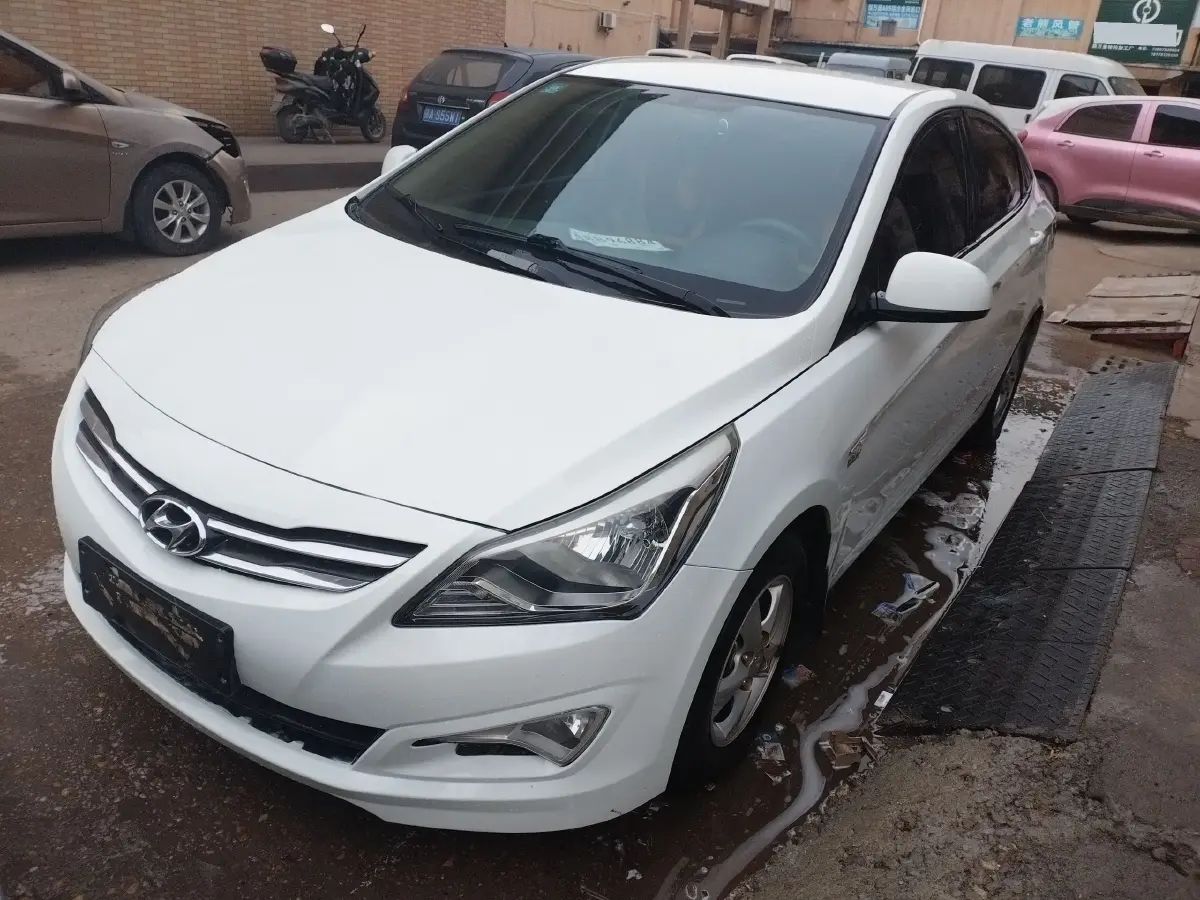 2014 Hyundai Reina 1.4L 107HP L4 4AT