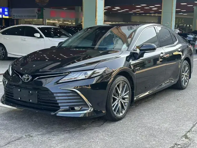 2021 Toyota Camry 2.5L 209HP L4 8AT