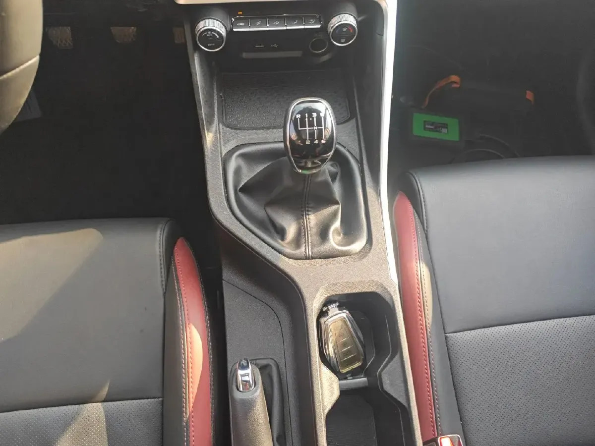 2020 Geely Coolray 1.4T 141HP L4 6MT,autocango,china used car exporter,china ev exporter,chinese used car exporter,chinese used ev exporter