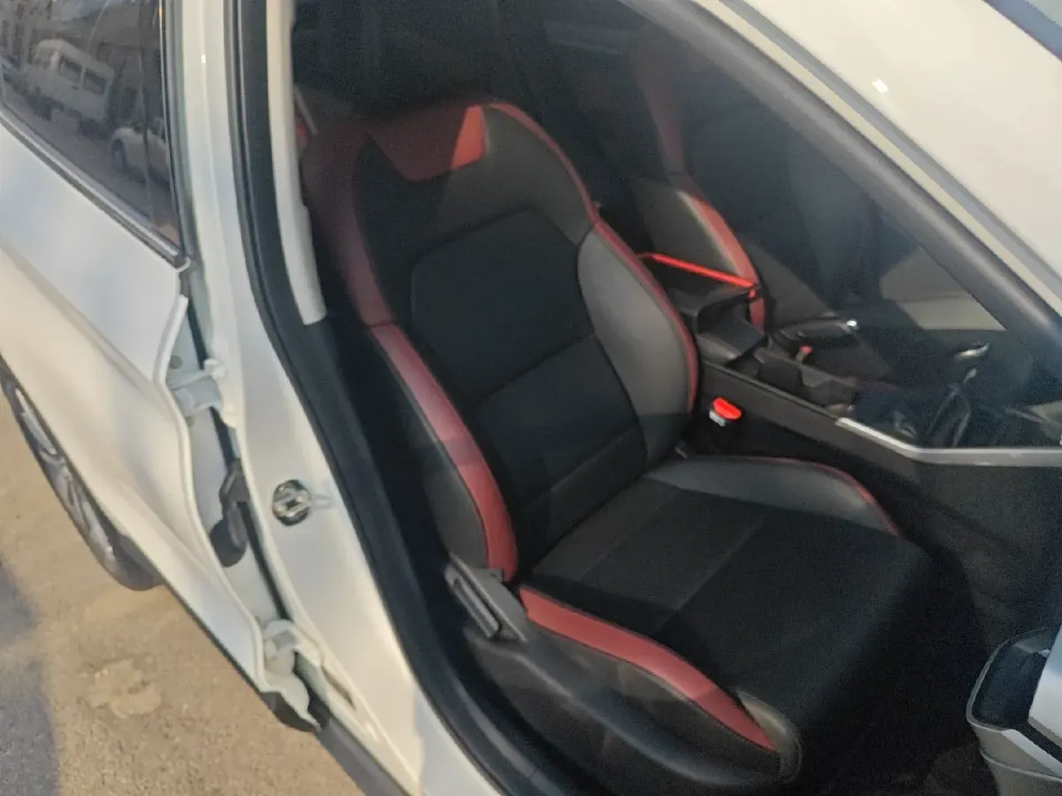 2020 Geely Coolray 1.4T 141HP L4 6MT,autocango,china used car exporter,china ev exporter,chinese used car exporter,chinese used ev exporter