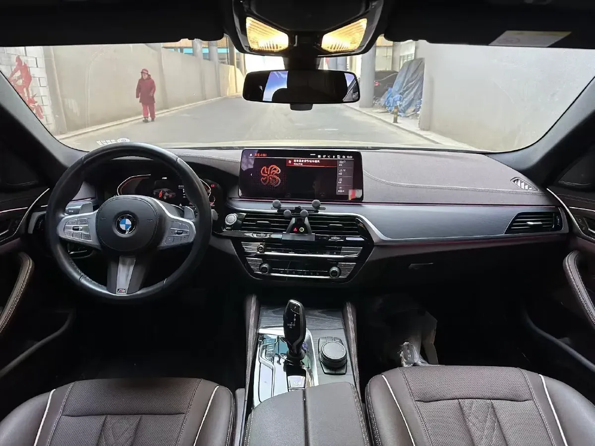 2023 BMW 5 Series 2.0T 245HP L4 8AT,autocango,china used car exporter,china ev exporter,chinese used car exporter,chinese used ev exporter
