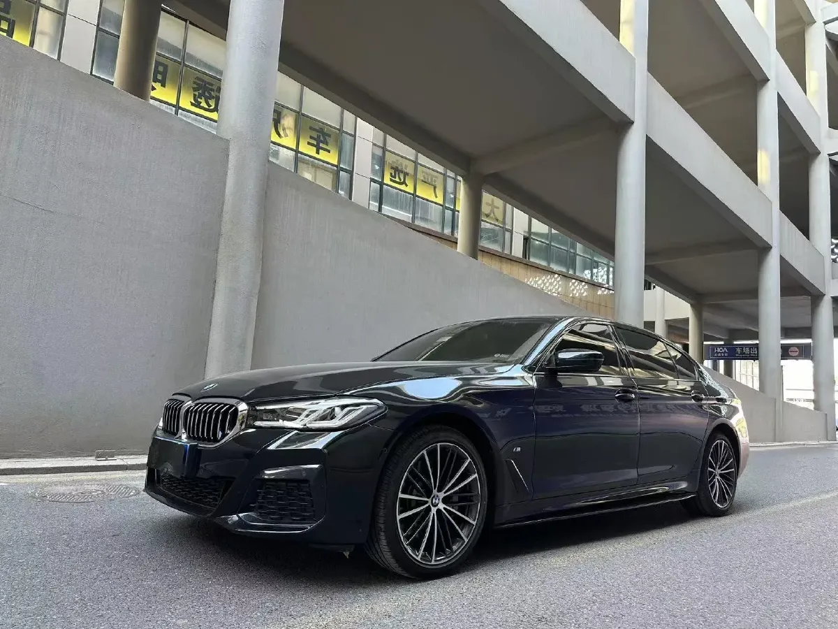 2023 BMW 5 Series 2.0T 245HP L4 8AT,autocango,china used car exporter,china ev exporter,chinese used car exporter,chinese used ev exporter
