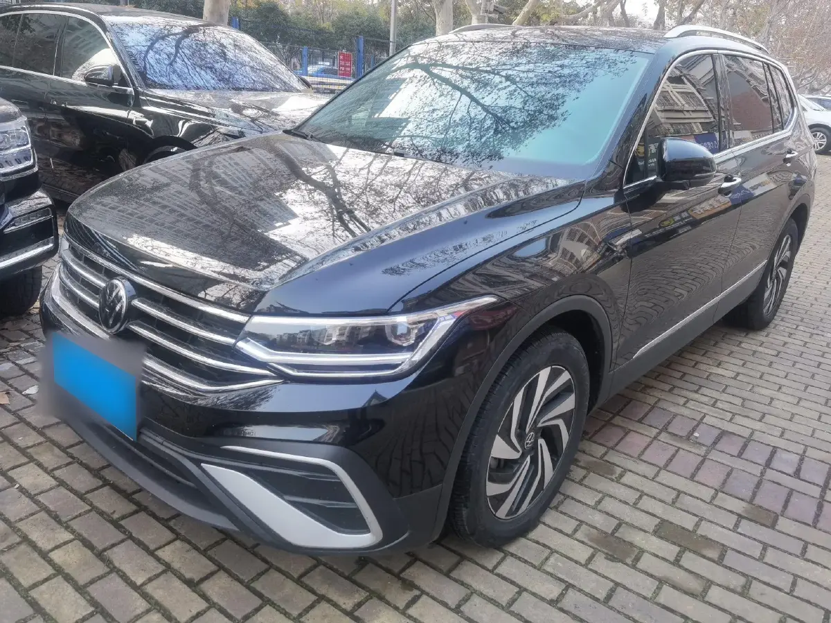 2023 Volkswagen Tiguan L 2.0T 186HP L4 7DCT