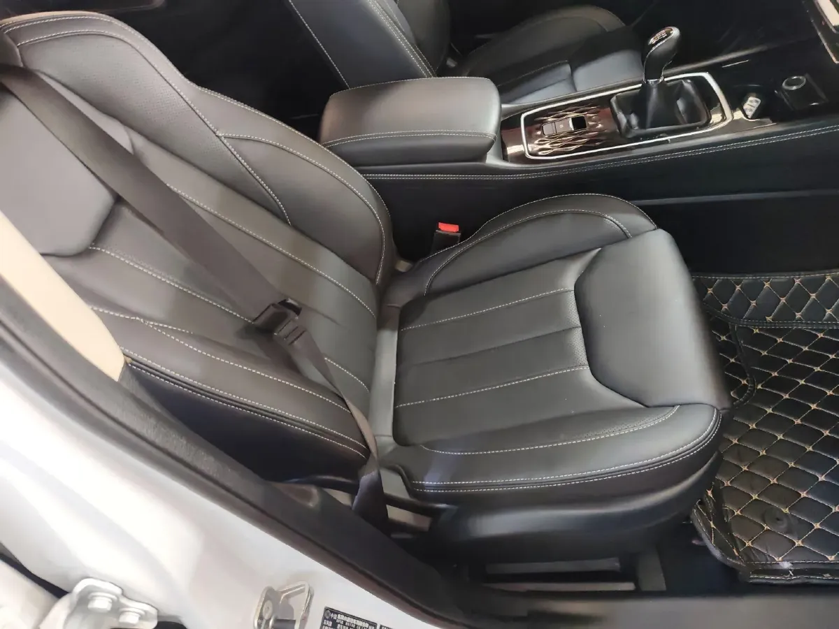 2017 DongFeng Fengon Fengon 580 1.5T 150HP L4 6MT,autocango,china used car exporter,china ev exporter,chinese used car exporter,chinese used ev exporter