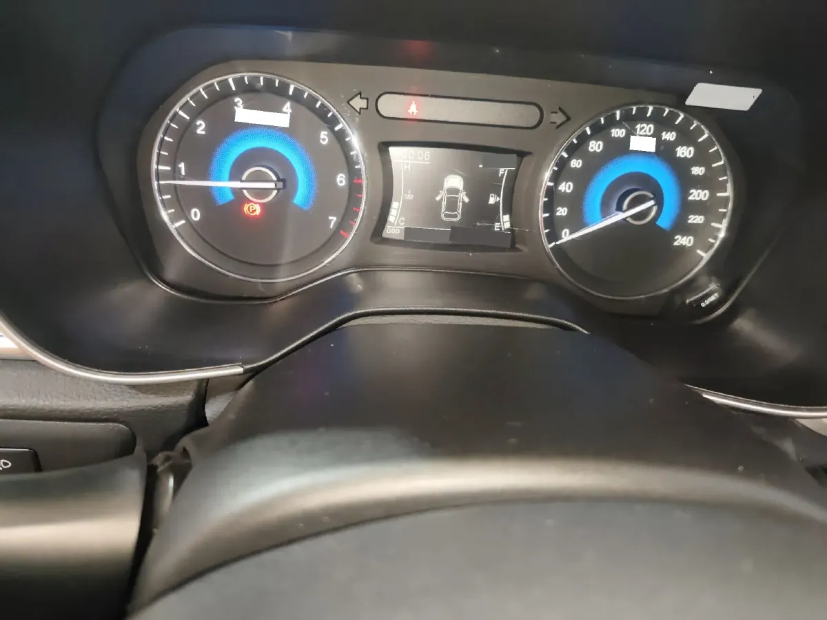 2017 DongFeng Fengon Fengon 580 1.5T 150HP L4 6MT,autocango,china used car exporter,china ev exporter,chinese used car exporter,chinese used ev exporter