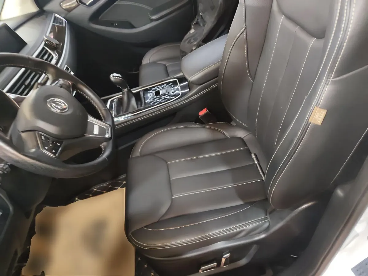 2017 DongFeng Fengon Fengon 580 1.5T 150HP L4 6MT,autocango,china used car exporter,china ev exporter,chinese used car exporter,chinese used ev exporter