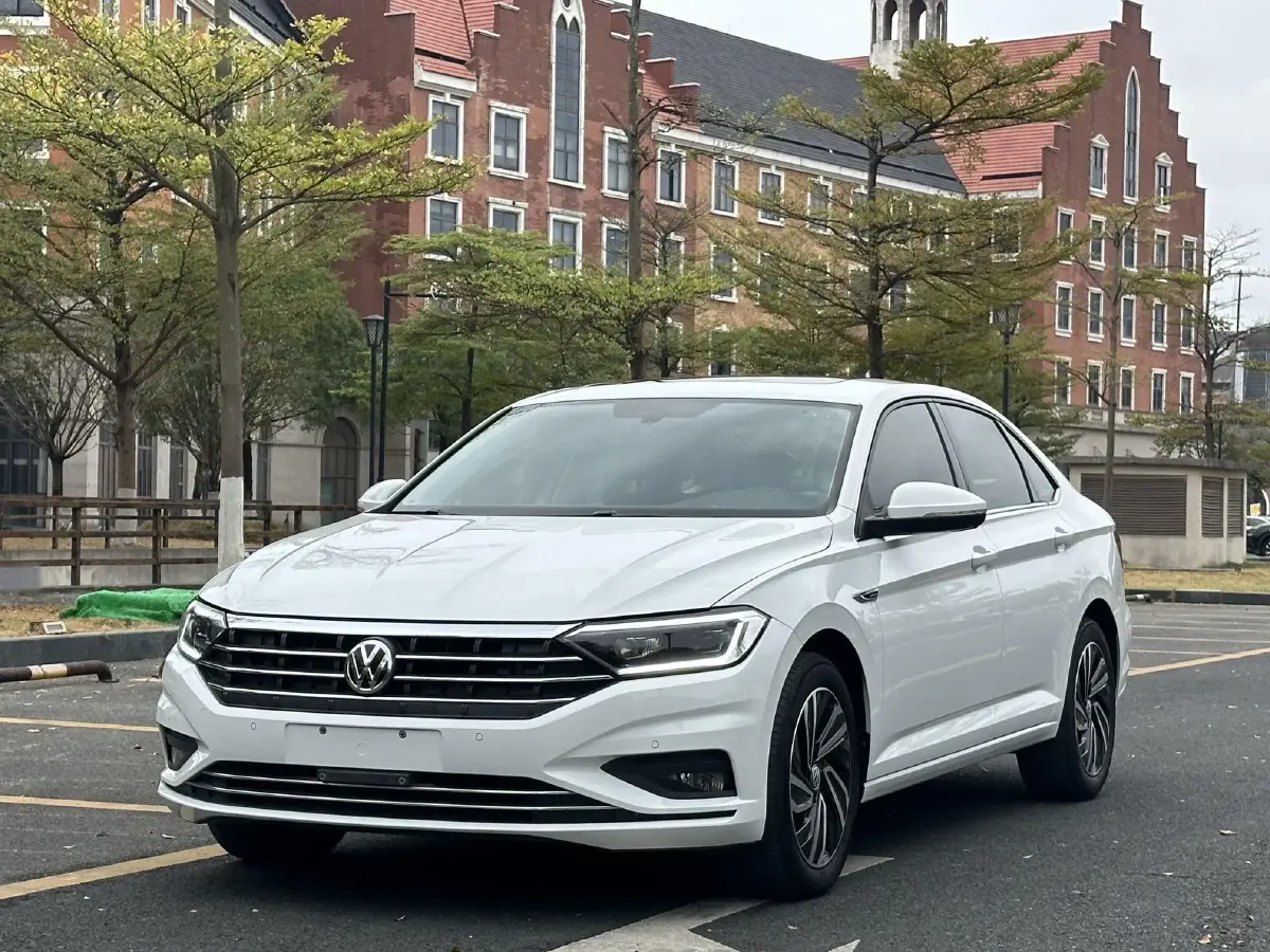 2019 Volkswagen Sagitar 1.4T 150HP L4 7DCT