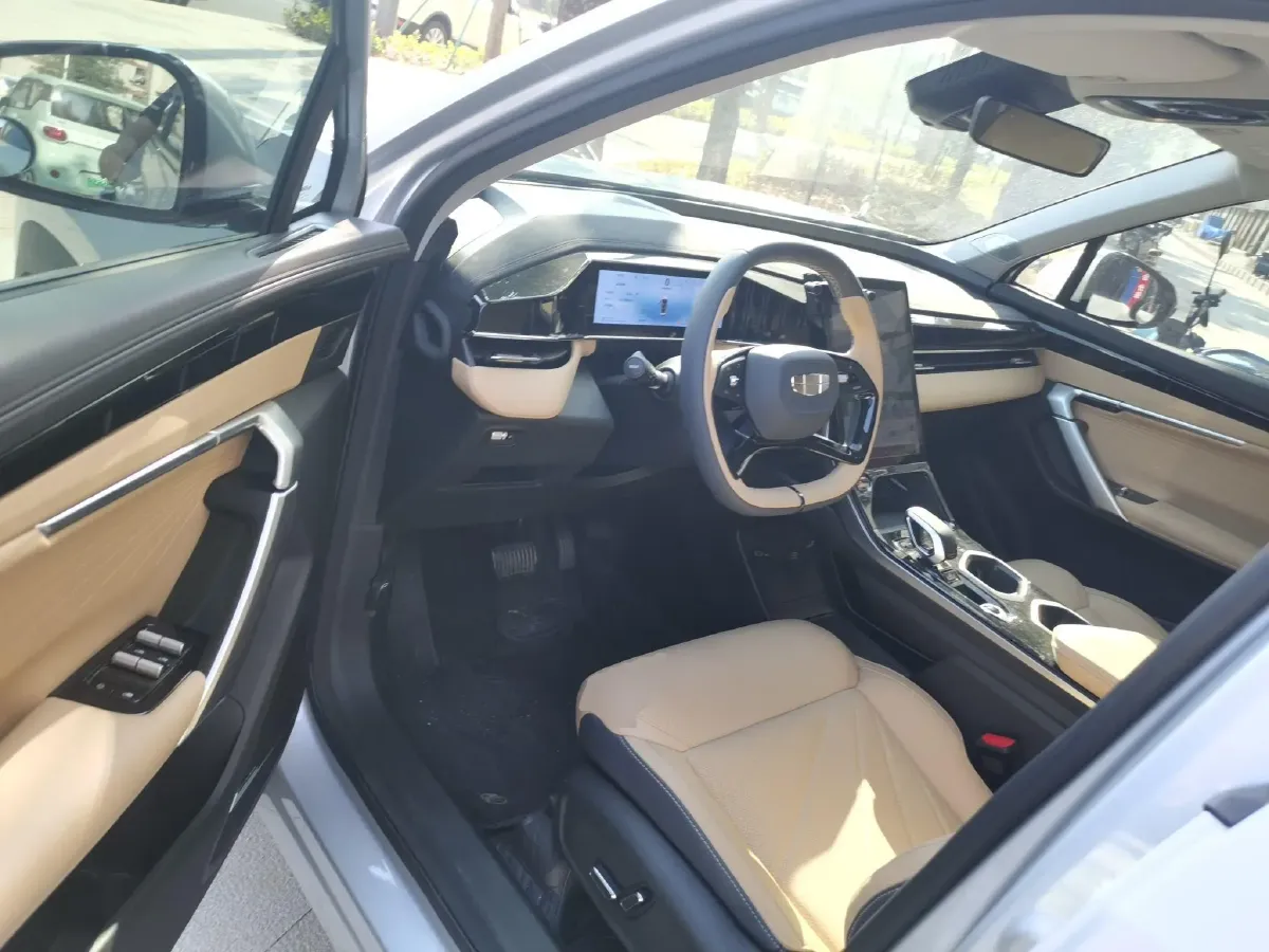 2023 Geely StarRay 1.5T 181HP L4 7DCT,autocango,china used car exporter,china ev exporter,chinese used car exporter,chinese used ev exporter