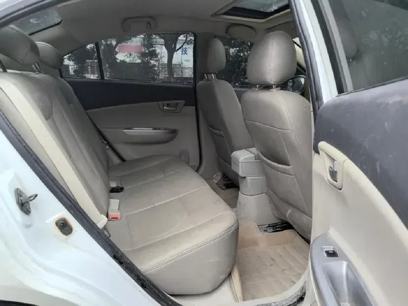 2012 ChangAn Alsvin V5 1.5L 114HP L4 5MT,autocango,china used car exporter,china ev exporter,chinese used car exporter,chinese used ev exporter