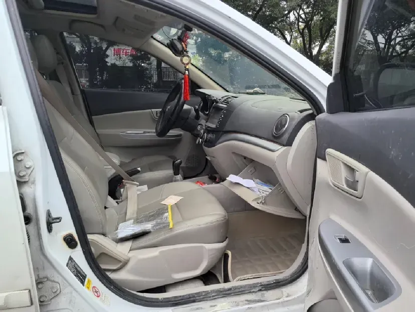 2012 ChangAn Alsvin V5 1.5L 114HP L4 5MT,autocango,china used car exporter,china ev exporter,chinese used car exporter,chinese used ev exporter