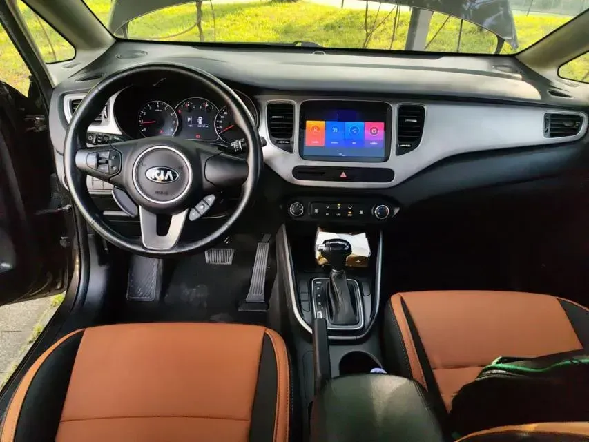 2013 Kia Carens 2.0L 152HP L4 6AT,autocango,china used car exporter,china ev exporter,chinese used car exporter,chinese used ev exporter