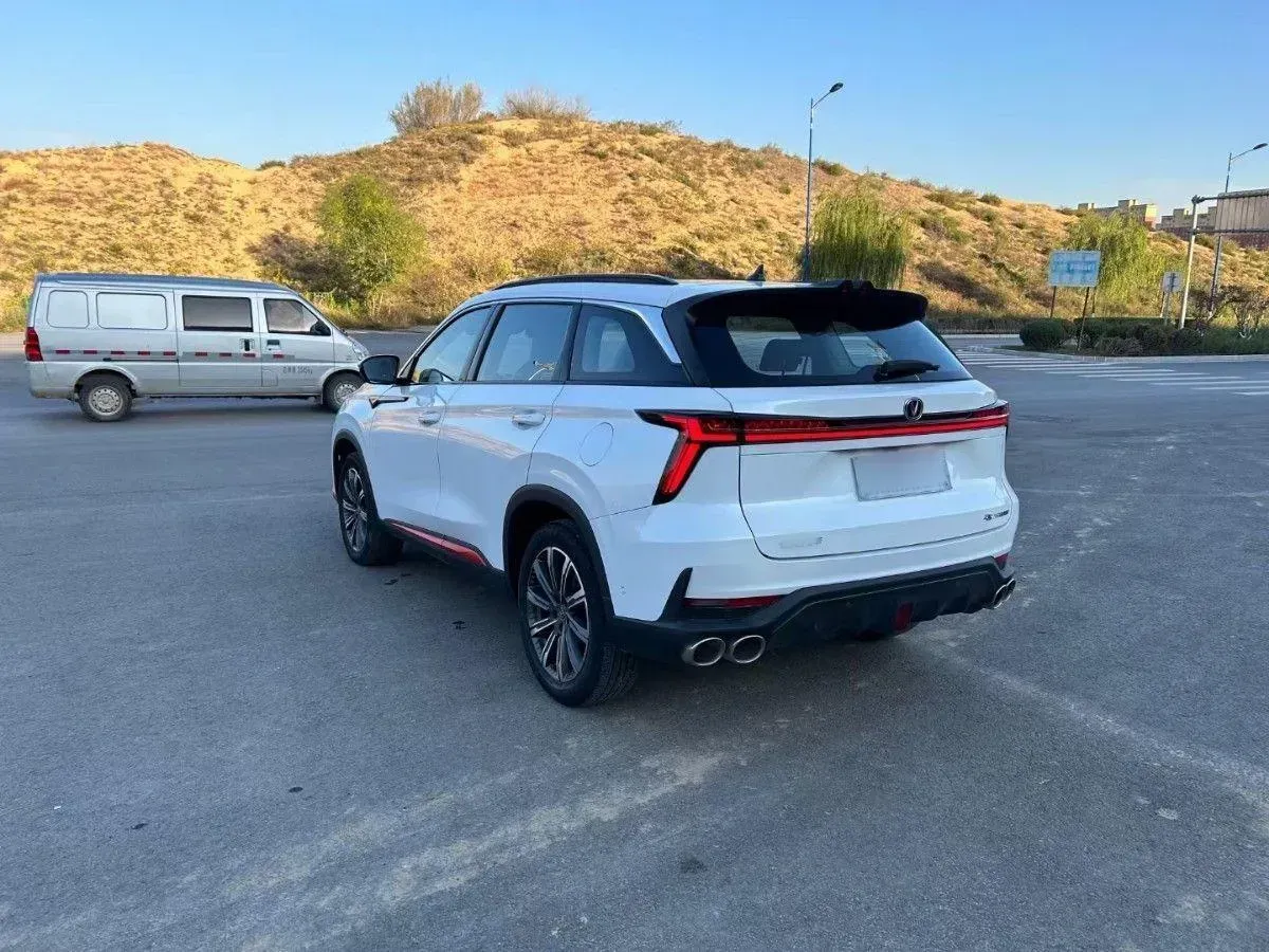 2022 ChangAn CS75 Plus 2.0T 233HP L4 8AT,autocango,china used car exporter,china ev exporter,chinese used car exporter,chinese used ev exporter