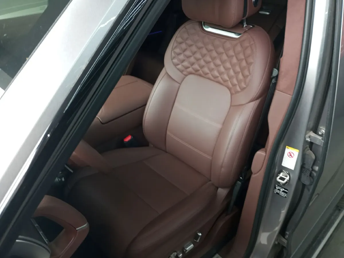 2024 Tank 700 3.0T 360HP V6 9AT PHEV 37.1KWH,autocango,china used car exporter,china ev exporter,chinese used car exporter,chinese used ev exporter