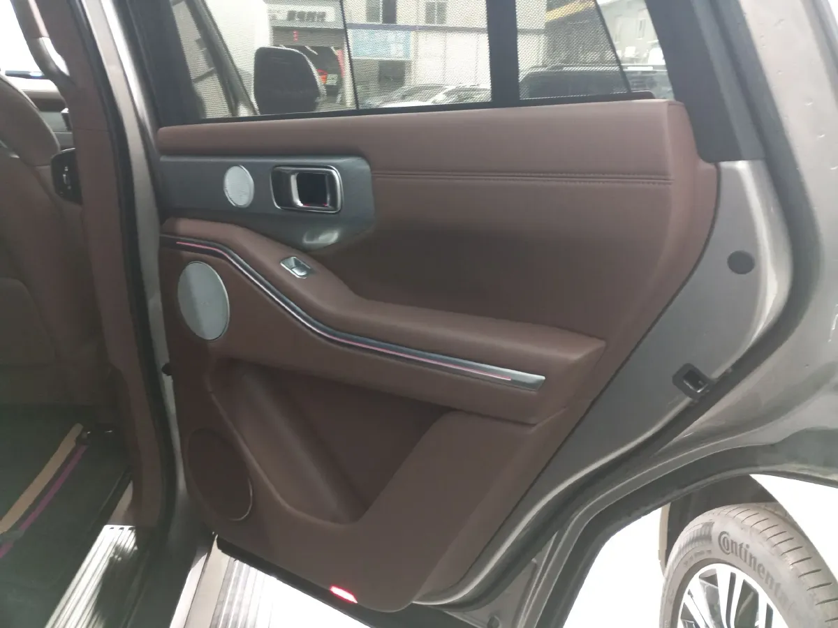 2024 Tank 700 3.0T 360HP V6 9AT PHEV 37.1KWH,autocango,china used car exporter,china ev exporter,chinese used car exporter,chinese used ev exporter