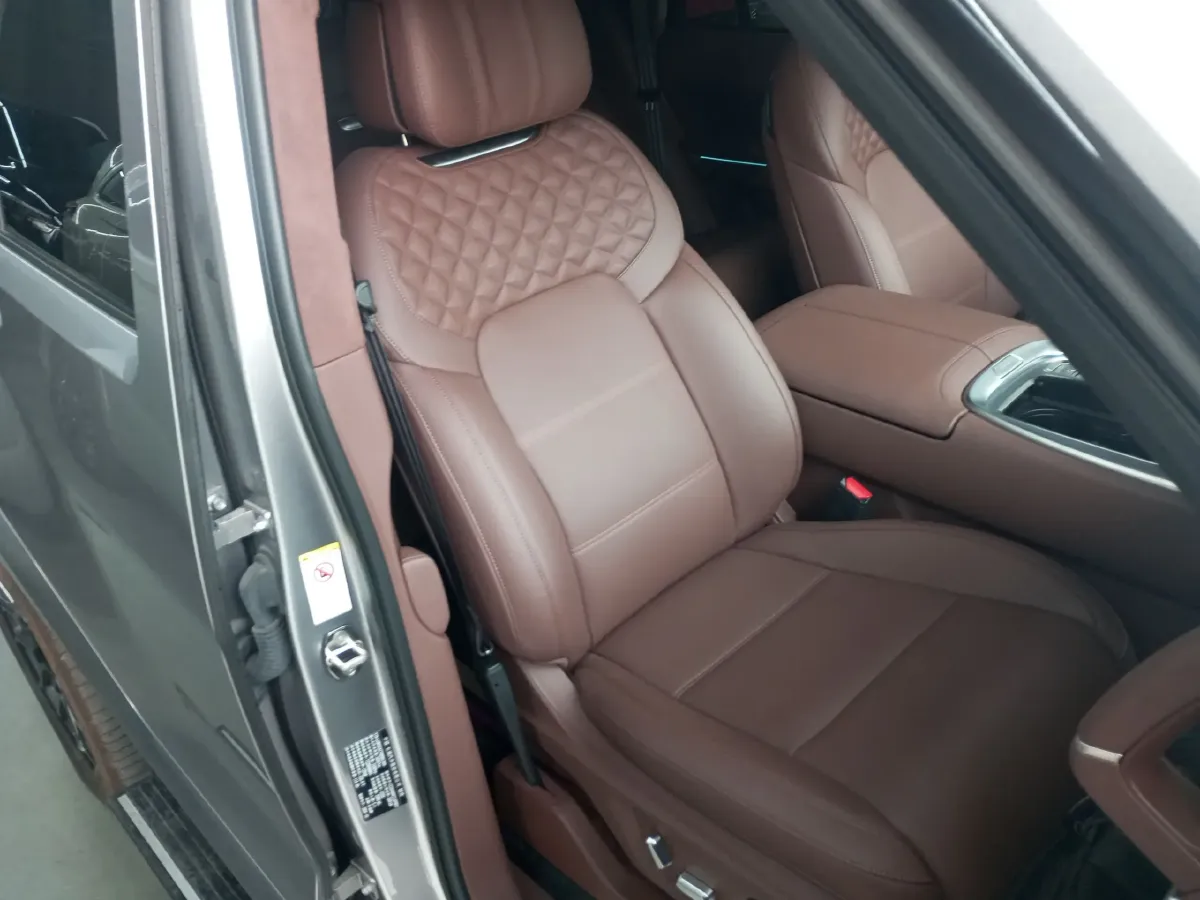 2024 Tank 700 3.0T 360HP V6 9AT PHEV 37.1KWH,autocango,china used car exporter,china ev exporter,chinese used car exporter,chinese used ev exporter