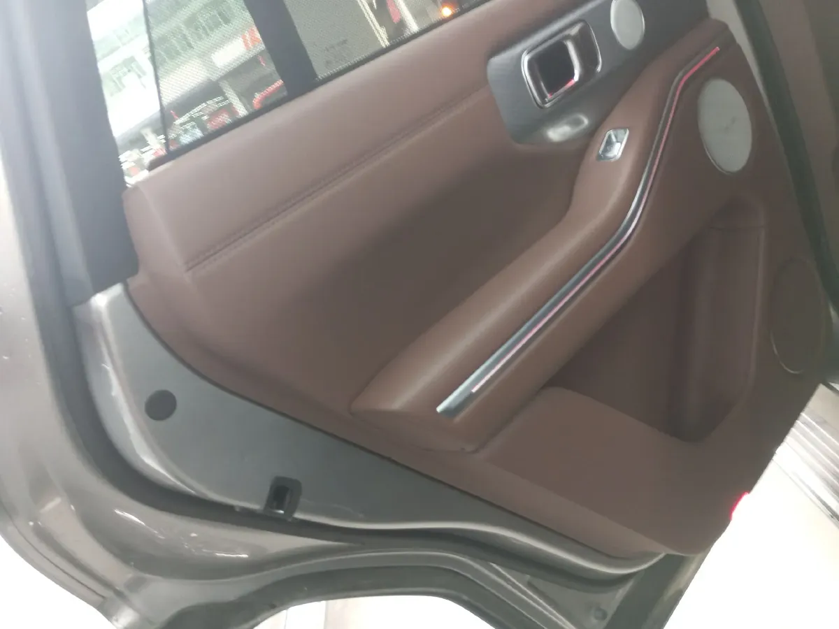 2024 Tank 700 3.0T 360HP V6 9AT PHEV 37.1KWH,autocango,china used car exporter,china ev exporter,chinese used car exporter,chinese used ev exporter