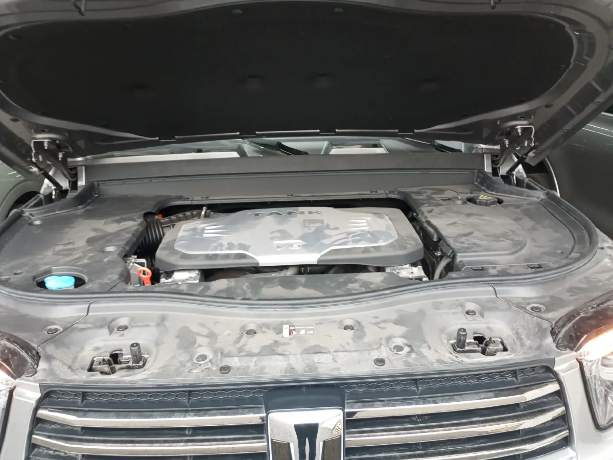 2024 Tank 700 3.0T 360HP V6 9AT PHEV 37.1KWH,autocango,china used car exporter,china ev exporter,chinese used car exporter,chinese used ev exporter