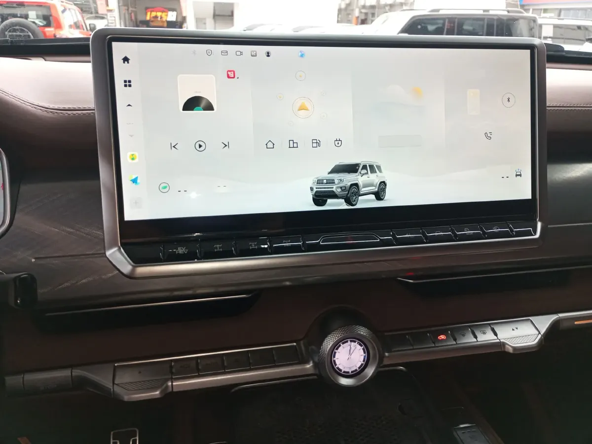 2024 Tank 700 3.0T 360HP V6 9AT PHEV 37.1KWH,autocango,china used car exporter,china ev exporter,chinese used car exporter,chinese used ev exporter