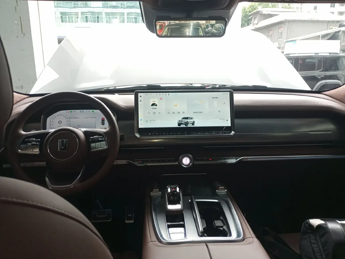 2024 Tank 700 3.0T 360HP V6 9AT PHEV 37.1KWH,autocango,china used car exporter,china ev exporter,chinese used car exporter,chinese used ev exporter