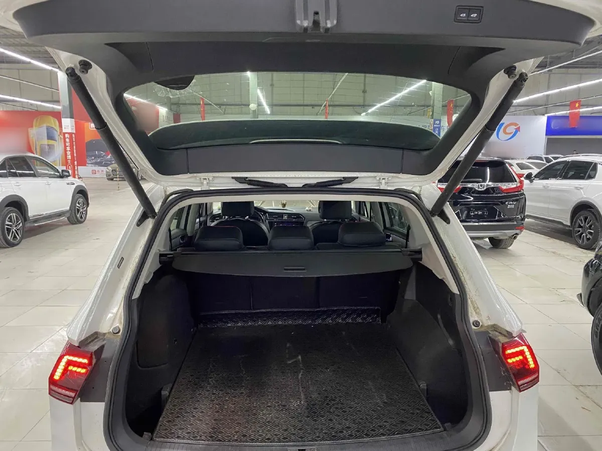 2021 Volkswagen Tiguan L 1.4T 150HP L4 6DCT PHEV 13KWH,autocango,china used car exporter,china ev exporter,chinese used car exporter,chinese used ev exporter