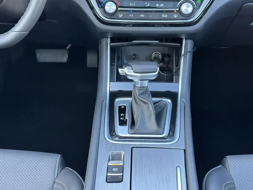 2021 ChangAn Raeton CC 1.5T 180HP L4 7DCT,autocango,china used car exporter,china ev exporter,chinese used car exporter,chinese used ev exporter