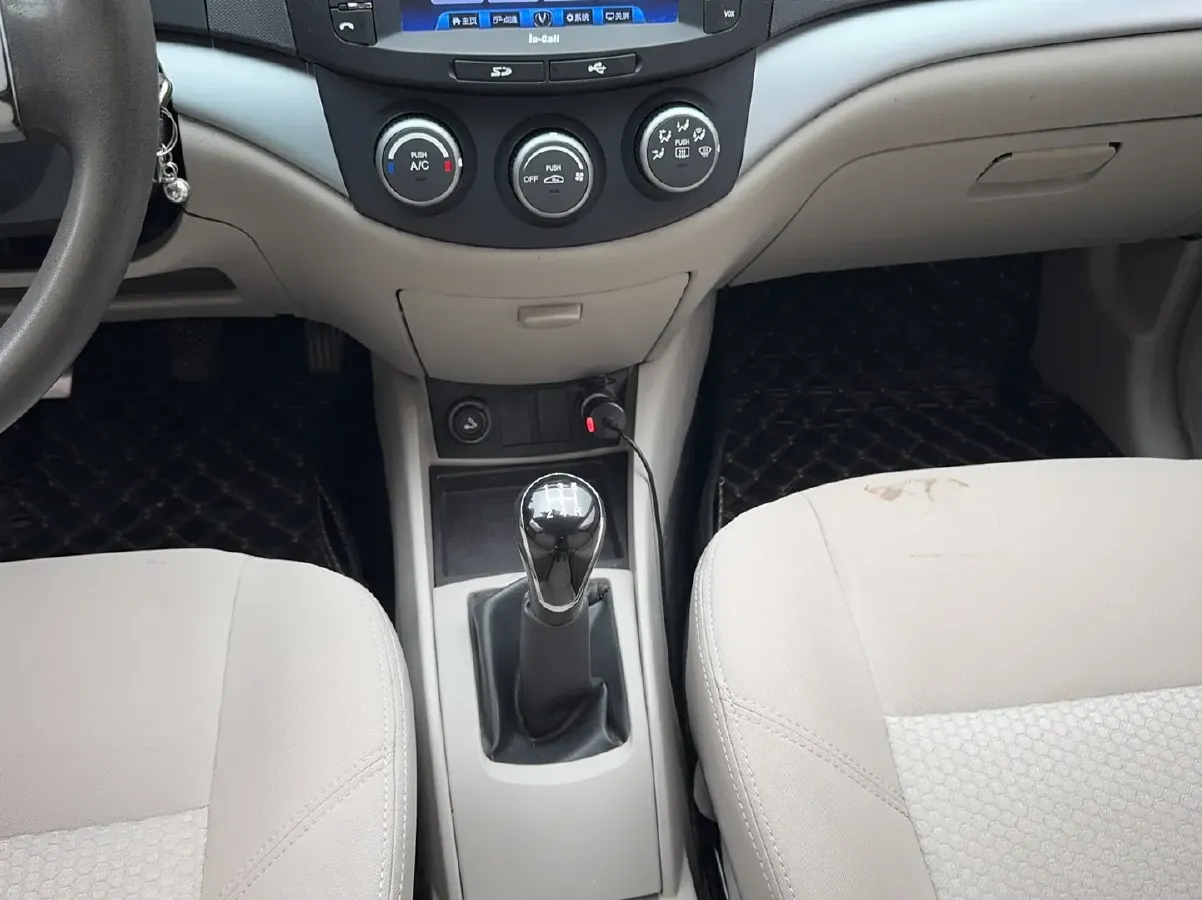 2012 ChangAn Alsvin V5 1.5L 114HP L4 5MT,autocango,china used car exporter,china ev exporter,chinese used car exporter,chinese used ev exporter