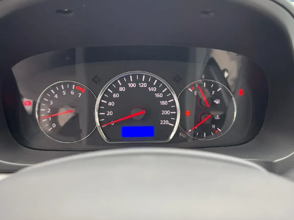 2012 ChangAn Alsvin V5 1.5L 114HP L4 5MT,autocango,china used car exporter,china ev exporter,chinese used car exporter,chinese used ev exporter