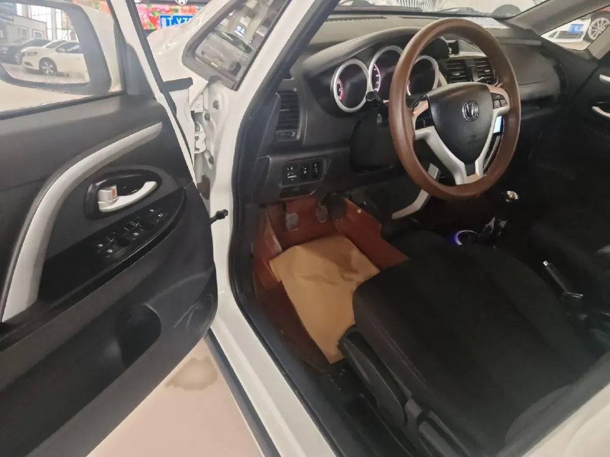 2014 ChangAn CX20 1.4L 101HP L4 5MT,autocango,china used car exporter,china ev exporter,chinese used car exporter,chinese used ev exporter