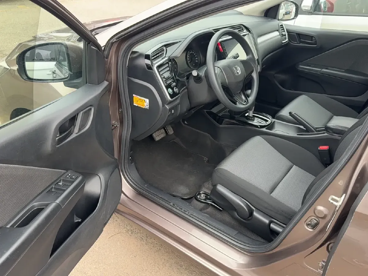 2017 Honda Gienia 1.5L 131HP L4 CVT,autocango,china used car exporter,china ev exporter,chinese used car exporter,chinese used ev exporter