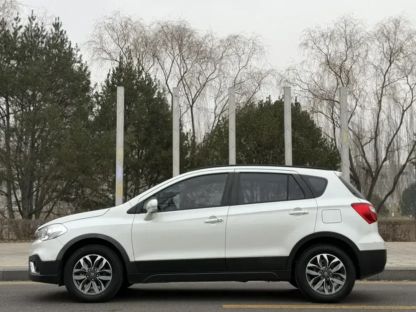 2017 Suzuki SX4 S-Cross 1.6L 122HP L4 5MT,autocango,china used car exporter,china ev exporter,chinese used car exporter,chinese used ev exporter