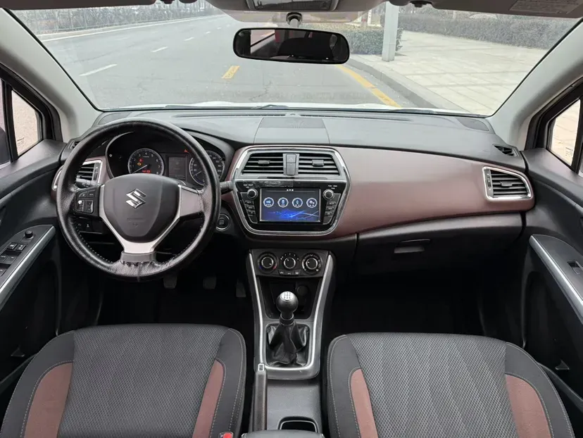 2017 Suzuki SX4 S-Cross 1.6L 122HP L4 5MT,autocango,china used car exporter,china ev exporter,chinese used car exporter,chinese used ev exporter