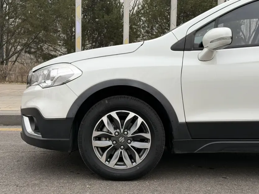 2017 Suzuki SX4 S-Cross 1.6L 122HP L4 5MT,autocango,china used car exporter,china ev exporter,chinese used car exporter,chinese used ev exporter