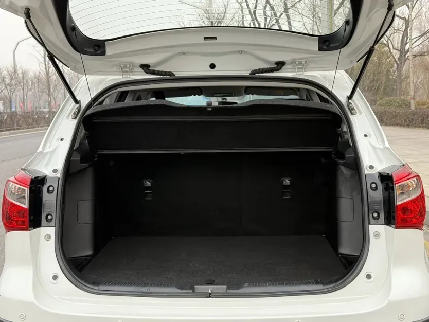 2017 Suzuki SX4 S-Cross 1.6L 122HP L4 5MT,autocango,china used car exporter,china ev exporter,chinese used car exporter,chinese used ev exporter