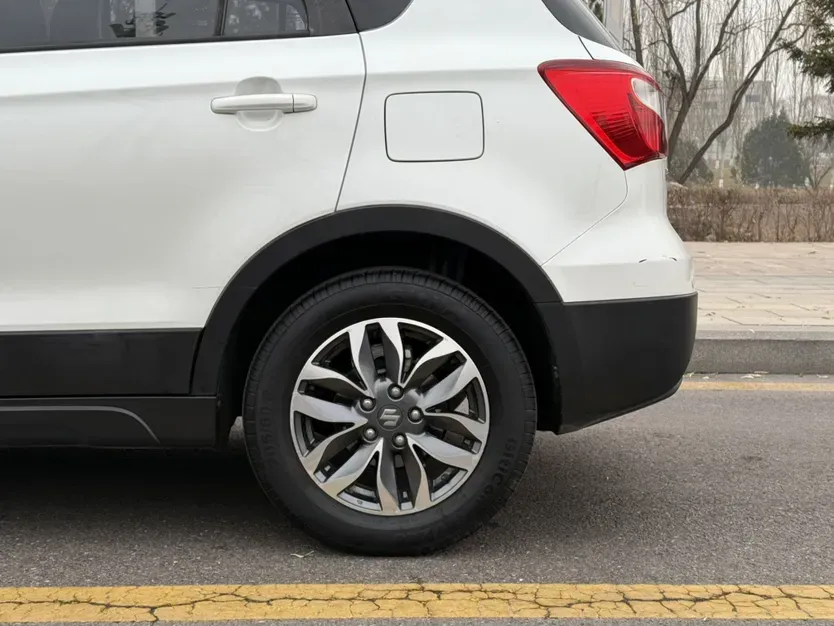 2017 Suzuki SX4 S-Cross 1.6L 122HP L4 5MT,autocango,china used car exporter,china ev exporter,chinese used car exporter,chinese used ev exporter