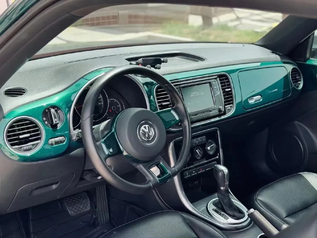 2017 Volkswagen Beetle 1.2T 105HP L4 7DCT,autocango,china used car exporter,china ev exporter,chinese used car exporter,chinese used ev exporter