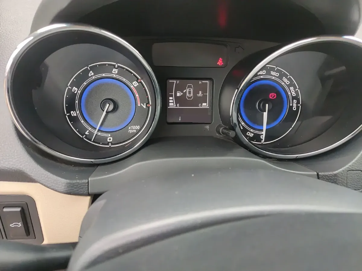 2015 Chery E3 1.5L 109HP L4 5MT,autocango,china used car exporter,china ev exporter,chinese used car exporter,chinese used ev exporter