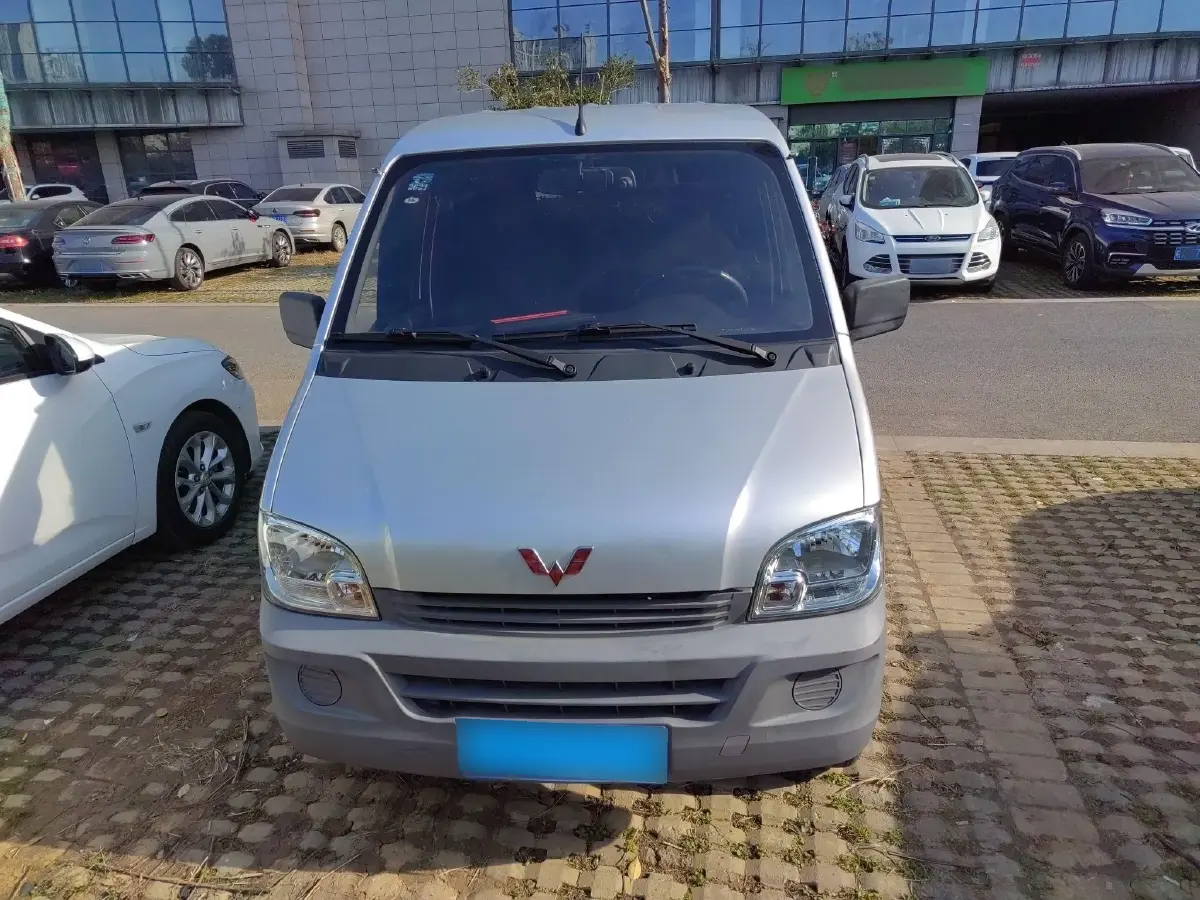 2015 WuLing ZhiGuang 1.2L 82HP L4 5MT,autocango,china used car exporter,china ev exporter,chinese used car exporter,chinese used ev exporter