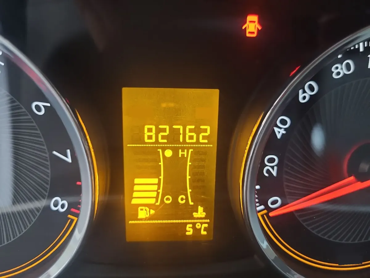 2016 Chevrolet Sail 1.3L 103HP L4 5MT,autocango,china used car exporter,china ev exporter,chinese used car exporter,chinese used ev exporter