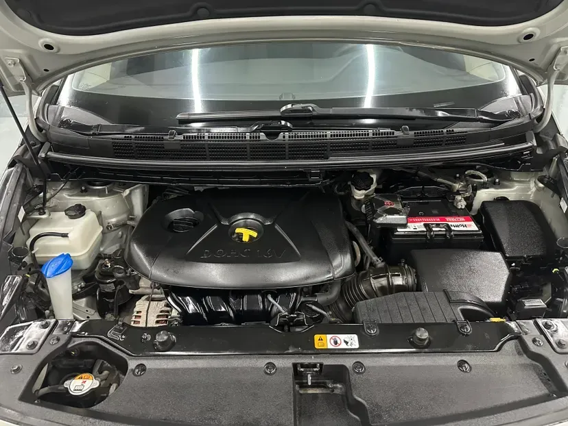 2013 Kia Carens 2.0L 152HP L4 6AT,autocango,china used car exporter,china ev exporter,chinese used car exporter,chinese used ev exporter