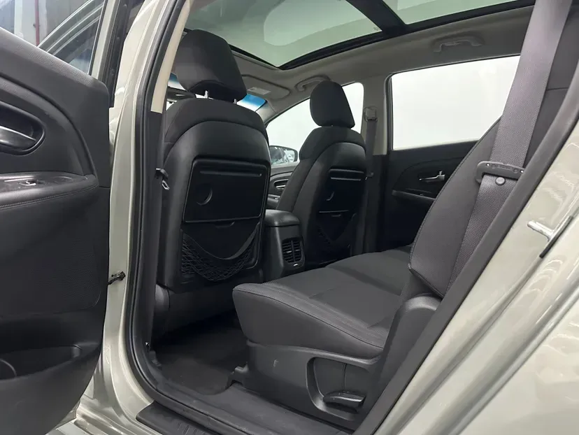 2013 Kia Carens 2.0L 152HP L4 6AT,autocango,china used car exporter,china ev exporter,chinese used car exporter,chinese used ev exporter