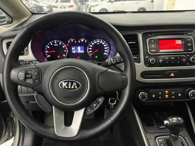 2013 Kia Carens 2.0L 152HP L4 6AT,autocango,china used car exporter,china ev exporter,chinese used car exporter,chinese used ev exporter